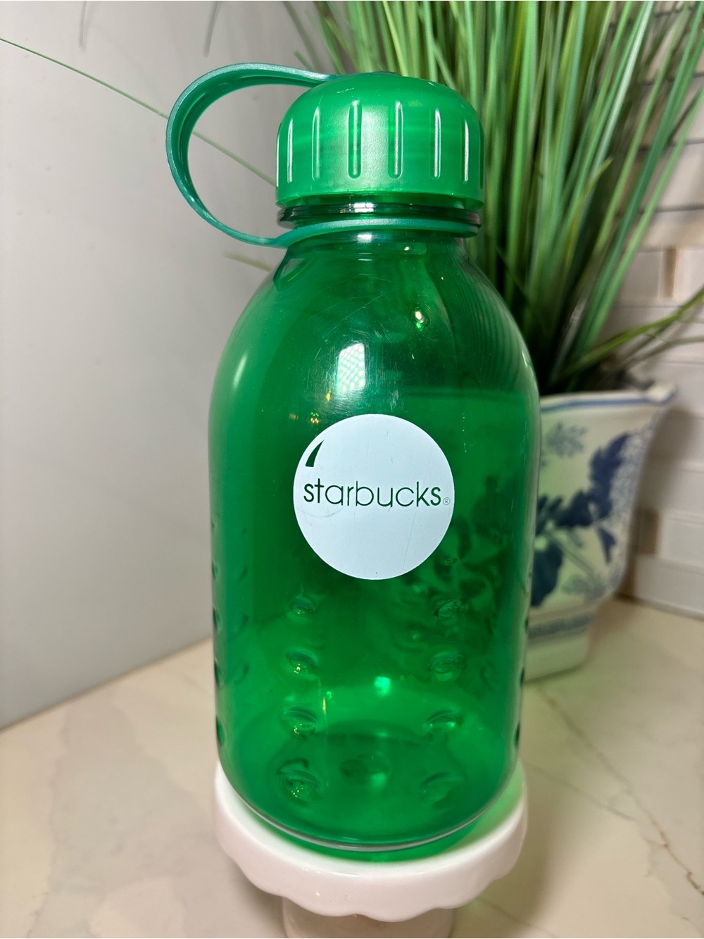 Starbucks Reusable Water Bottle Green 24oz - Sustainable Eco-Friendly Essential